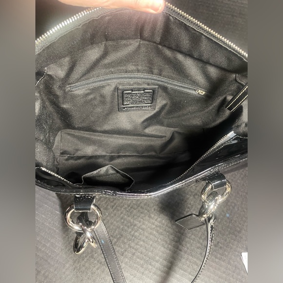 Coach Black Patent Leather Tote Excellent, classy, LIKE NEW VERY WELL CARED FOR - Picture 9 of 17
